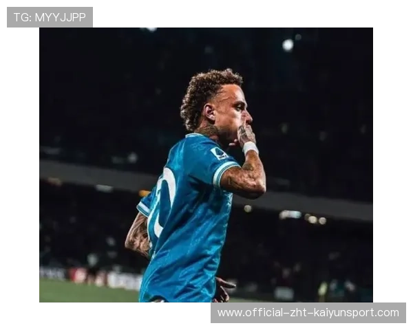 曼联加入争夺免费签格伊！大英两国脚前途未卜，阿莫林恐需买中卫