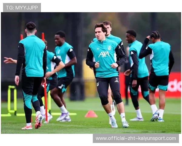 利物浦主场迎战皇马，阿诺德替补席枕戈待旦。，利物浦阿诺德集锦